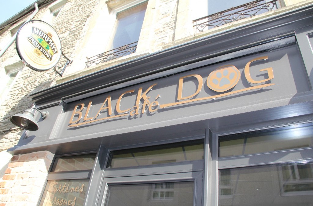 Black Dog Café